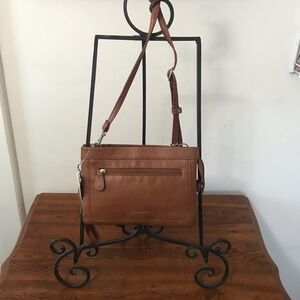NWT Giani Bernini Brown Leather Crossbody / Wristlet Bag 🌹